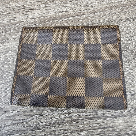 Louis Vuitton Damier Ebene Key & Card Holder - Picture 7 of 9